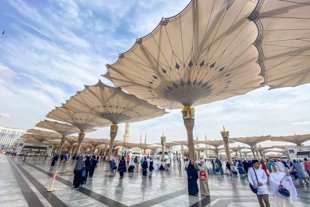 خدمة الضيافة في فنادق المدينة المنورة – كيف تضمن راحة الحجاج والمعتمرين؟